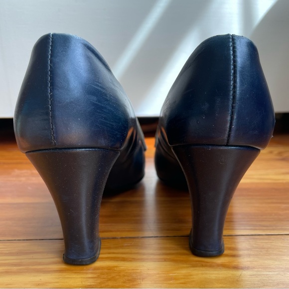 Sweet Vintage Heels - Picture 4 of 7